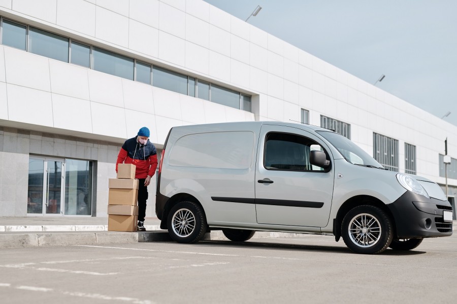 How to Choose the Right Delivery Vehicle: From Pickup Trucks to Delivery Cargo Vans for your Business